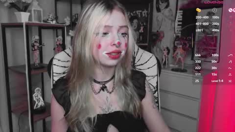 Leila online show from 09-25-25, 04:05