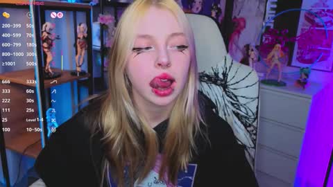 Leila online show from 10-08-25, 04:48