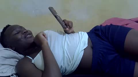 leilah_cute19 online show from 04-29-26, 12:20