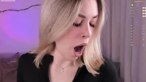 Snapshot of leilalafleur_ chatting on 06-10-26, 04:23 leilalafleur_ online show from 06-10-26, 04:23