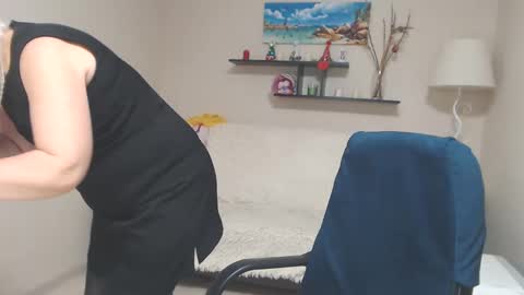 Snapshot of leilamays chatting on 12-05-24, 05:26 Leila Kinky online show from 12-05-24, 05:26