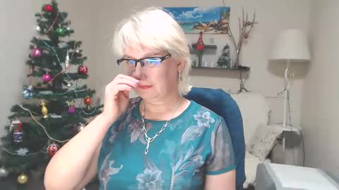 Snapshot of leilamays chatting on 12-21-24, 12:49 Leila Kinky online show from 12-21-24, 12:49