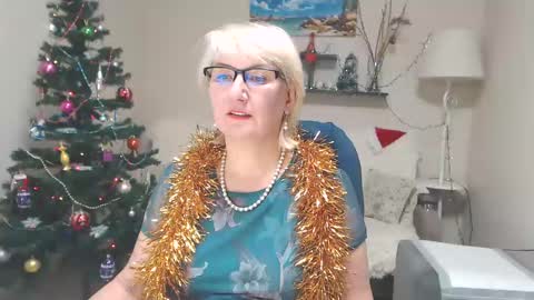 Snapshot of leilamays chatting on 12-23-24, 11:36 Leila Kinky online show from 12-23-24, 11:36