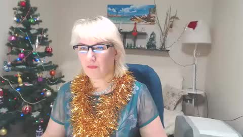 Snapshot of leilamays chatting on 12-29-24, 04:59 Leila Kinky online show from 12-29-24, 04:59