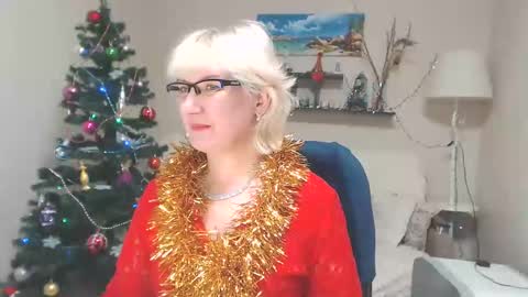Snapshot of leilamays chatting on 01-04-25, 07:45 Leila Kinky online show from 01-04-25, 07:45