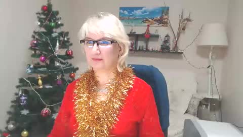 Snapshot of leilamays chatting on 01-04-25, 11:11 Leila Kinky online show from 01-04-25, 11:11