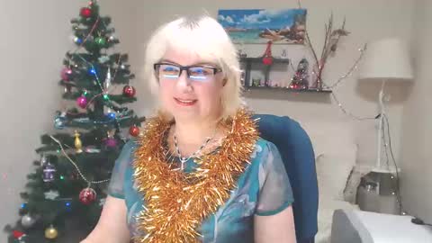 Snapshot of leilamays chatting on 01-05-25, 04:47 Leila Kinky online show from 01-05-25, 04:47
