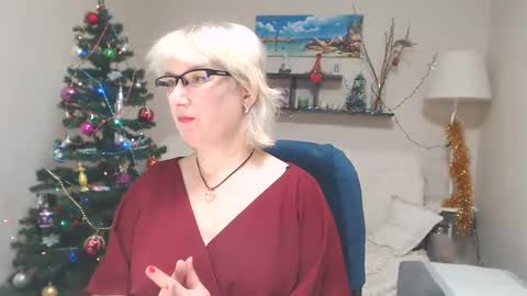 Snapshot of leilamays chatting on 01-14-25, 05:30 Leila Kinky online show from 01-14-25, 05:30