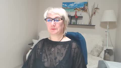 Snapshot of leilamays chatting on 01-25-25, 12:47 Leila Kinky online show from 01-25-25, 12:47