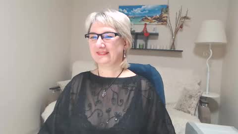 Snapshot of leilamays chatting on 01-31-25, 02:37 Leila Kinky online show from 01-31-25, 02:37