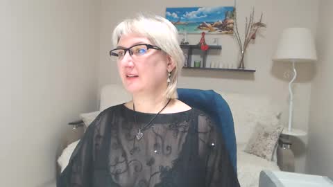 Snapshot of leilamays chatting on 01-31-25, 05:40 Leila Kinky online show from 01-31-25, 05:40