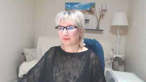 Snapshot of leilamays chatting on 02-10-25, 11:15 Leila Kinky online show from 02-10-25, 11:15