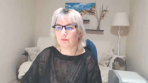 Snapshot of leilamays chatting on 02-11-25, 03:50 Leila Kinky online show from 02-11-25, 03:50