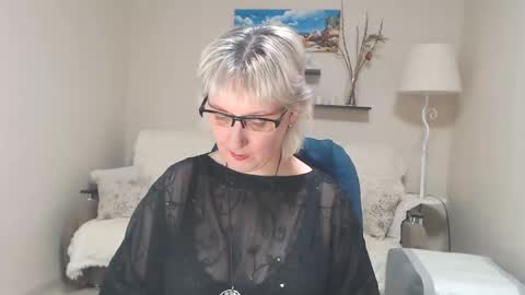 Snapshot of leilamays chatting on 02-12-25, 12:22 Leila Kinky online show from 02-12-25, 12:22