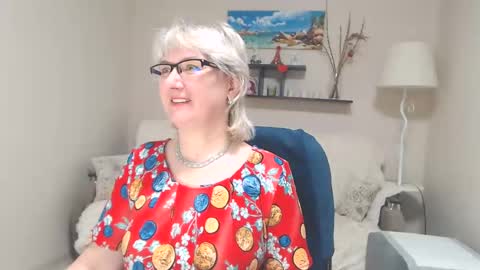 Snapshot of leilamays chatting on 02-14-25, 06:56 Leila Kinky online show from 02-14-25, 06:56