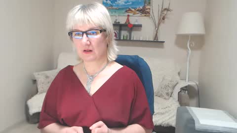 Snapshot of leilamays chatting on 02-17-25, 01:53 Leila Kinky online show from 02-17-25, 01:53
