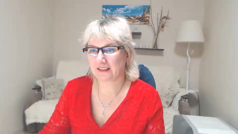 Snapshot of leilamays chatting on 02-18-25, 07:32 Leila Kinky online show from 02-18-25, 07:32