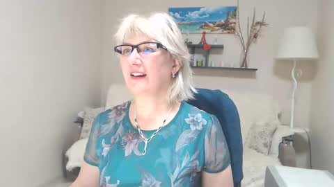 Snapshot of leilamays chatting on 02-21-25, 08:07 Leila Kinky online show from 02-21-25, 08:07