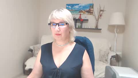 Snapshot of leilamays chatting on 02-22-25, 09:01 Leila Kinky online show from 02-22-25, 09:01