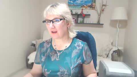 Snapshot of leilamays chatting on 02-23-25, 11:22 Leila Kinky online show from 02-23-25, 11:22