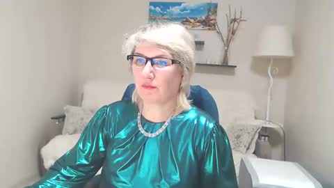 Snapshot of leilamays chatting on 03-06-25, 06:52 Leila Kinky online show from 03-06-25, 06:52