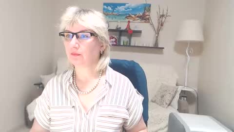 Snapshot of leilamays chatting on 03-07-25, 06:02 Leila Kinky online show from 03-07-25, 06:02
