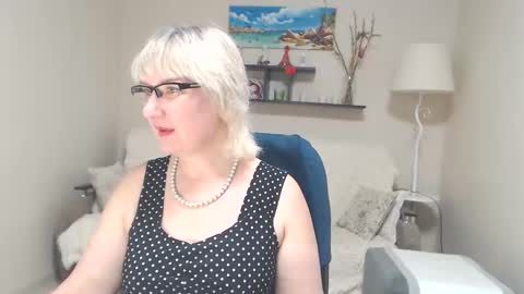 Snapshot of leilamays chatting on 03-07-25, 01:51 Leila Kinky online show from 03-07-25, 01:51