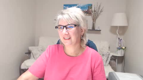 Snapshot of leilamays chatting on 09-29-25, 03:44 Leila Kinky online show from 09-29-25, 03:44