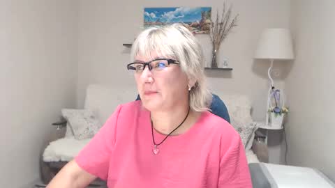 Snapshot of leilamays chatting on 09-30-25, 06:18 Leila Kinky online show from 09-30-25, 06:18