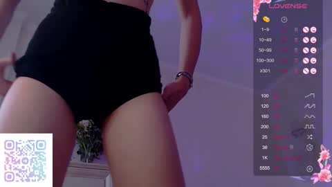 Leila online show from 11-30-25, 02:26