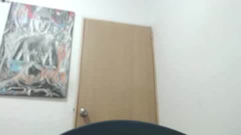 Snapshot of leily_ass chatting on 10-24-25, 11:01 leily online show from 10-24-25, 11:01