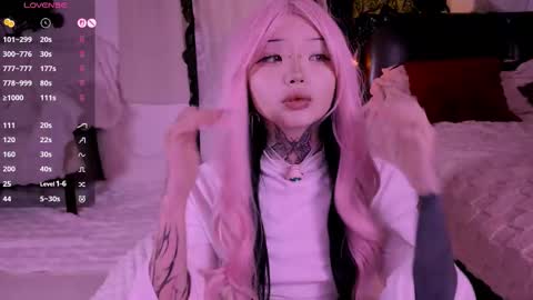 Snapshot of lein_bone chatting on 12-22-25, 01:13 Lein online show from 12-22-25, 01:13