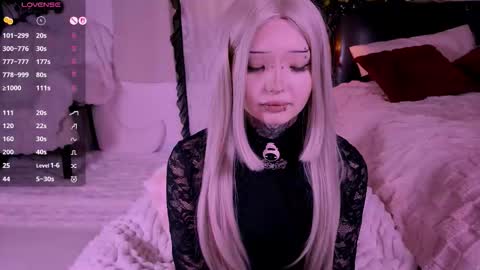 Snapshot of lein_bone chatting on 12-23-25, 01:14 Lein online show from 12-23-25, 01:14