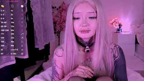 Snapshot of lein_bone chatting on 02-20-26, 06:19 Lein online show from 02-20-26, 06:19