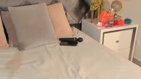 Snapshot of leizathompson chatting on 10-28-25, 09:28 Leizathompson online show from 10-28-25, 09:28