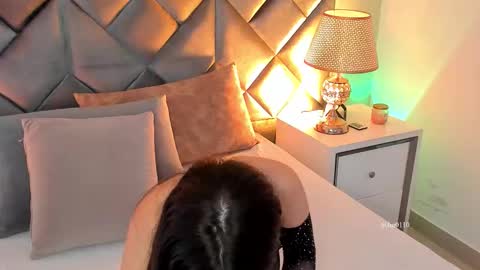 Snapshot of leizathompson chatting on 01-13-26, 05:29 Leizathompson online show from 01-13-26, 05:29