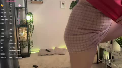 Snapshot of lela_ryan chatting on 02-21-25, 07:10 Lela online show from 02-21-25, 07:10