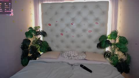 Snapshot of lela_ryan chatting on 03-09-25, 06:43 Lela online show from 03-09-25, 06:43