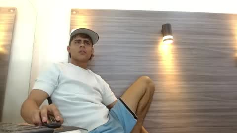 lelehott01 online show from 07-14-26, 03:22