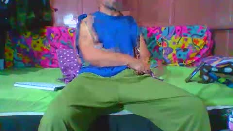 Snapshot of lemao77 chatting on 11-28-25, 01:52 SEX MASTER online show from 11-28-25, 01:52