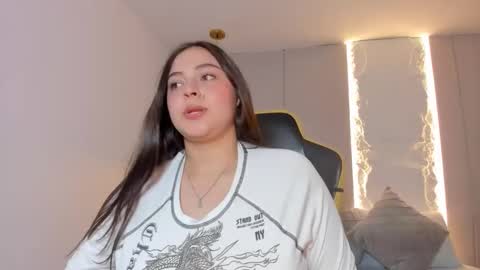 Snapshot of lena_jhons chatting on 12-02-25, 08:15 lena_jhons online show from 12-02-25, 08:15