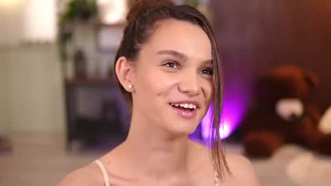 Snapshot of lena_laurent chatting on 06-19-26, 09:46 Lena Laurent online show from 06-19-26, 09:46