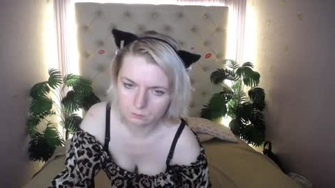 Lena online show from 01-16-25, 08:43