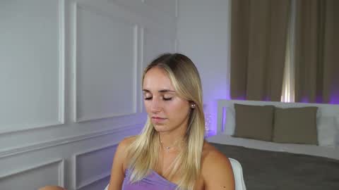 Snapshot of lenaastar chatting on 10-08-25, 02:36 Lena online show from 10-08-25, 02:36