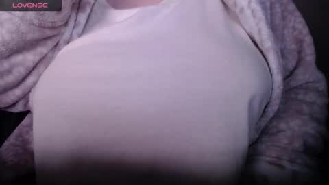 lenagolden online show from 04-24-26, 02:25