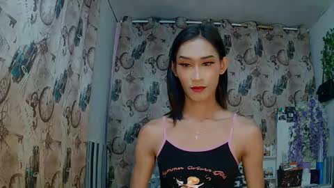 Snapshot of lennonxshit chatting on 09-10-25, 02:11 JANE online show from 09-10-25, 02:11