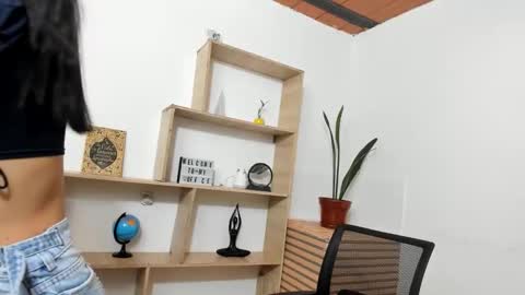Snapshot of lennox_amy chatting on 05-18-26, 01:17 lennox_amy online show from 05-18-26, 01:17