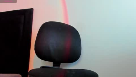 Snapshot of leo183877 chatting on 03-10-26, 05:45 leo183877 online show from 03-10-26, 05:45