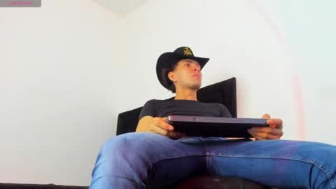 Snapshot of leo183877 chatting on 03-12-26, 04:46 leo183877 online show from 03-12-26, 04:46