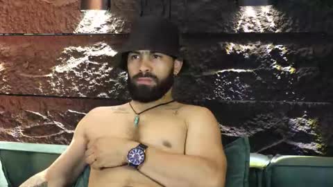 Leo  Diaz online show from 09-25-25, 02:37